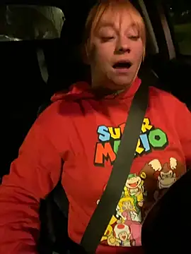 poussichienne online show from April 15, 2:40 am