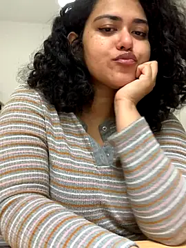 Snapshot of Curvydesifromgermany chatting on October 7, 11:40 am Curvydesifromgermany online show from October 7, 11:40 am