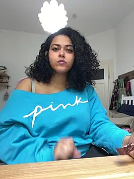 Snapshot of Curvydesifromgermany chatting on October 9, 10:35 am Curvydesifromgermany online show from October 9, 10:35 am