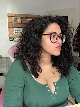 Curvydesifromgermany online show from June 14, 3:47 pm