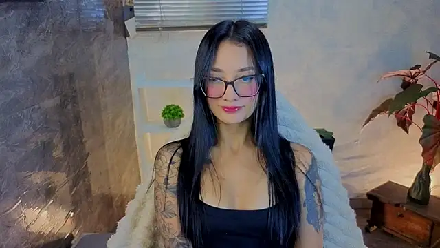 Snapshot of mariiana-diaz chatting on May 6, 3:28 pm mariiana-diaz online show from May 6, 3:28 pm
