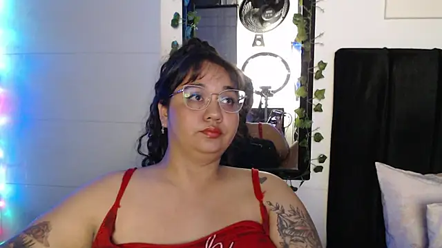 Snapshot of Alezapark chatting on June 29, 10:15 am Alezapark online show from June 29, 10:15 am