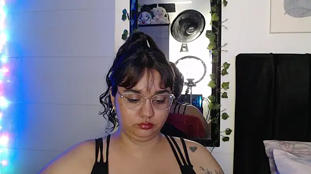 Snapshot of Alezapark chatting on July 2, 2:00 am Alezapark online show from July 2, 2:00 am
