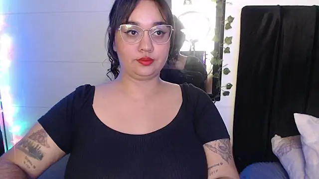 Snapshot of Alezapark chatting on July 12, 11:23 am Alezapark online show from July 12, 11:23 am