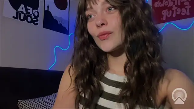 Emilia0 0 7 online show from February 21, 8:43 pm