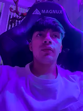 Steev Novoa online show from October 31, 11:17 pm