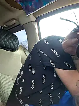 Snapshot of bigdickdaddy2184 chatting on March 4, 5:34 pm bigdickdaddy2184 online show from March 4, 5:34 pm