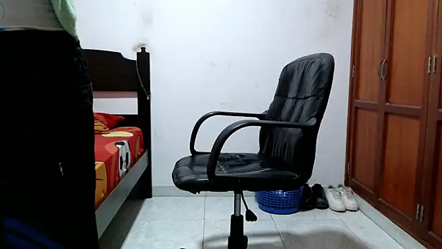 Snapshot of Dei_v_48 chatting on February 20, 10:54 pm Dei v 48 online show from February 20, 10:54 pm