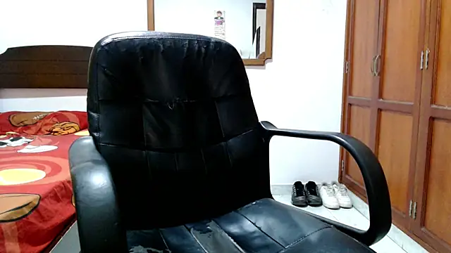 Snapshot of Dei_v_48 chatting on February 24, 9:57 pm Dei v 48 online show from February 24, 9:57 pm