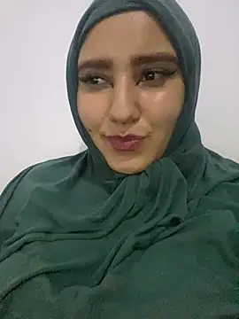Snapshot of hannahayat chatting on December 22, 12:17 am hannahayat online show from December 22, 12:17 am