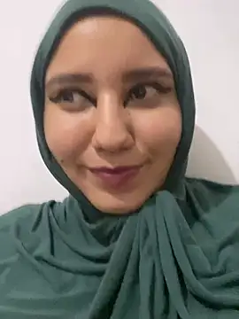 Snapshot of hannahayat chatting on January 18, 2:25 am hannahayat online show from January 18, 2:25 am
