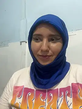 Snapshot of hannahayat chatting on July 2, 2:44 am hannahayat online show from July 2, 2:44 am