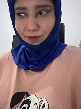 Snapshot of hannahayat chatting on July 4, 3:45 am hannahayat online show from July 4, 3:45 am