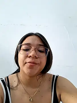 Snapshot of -VICKKY chatting on April 20, 2:20 pm -VICKKY online show from April 20, 2:20 pm