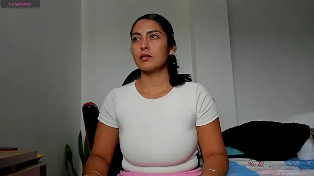 Snapshot of sofiaparker8 chatting on May 3, 7:42 pm sofiaparker8 online show from May 3, 7:42 pm