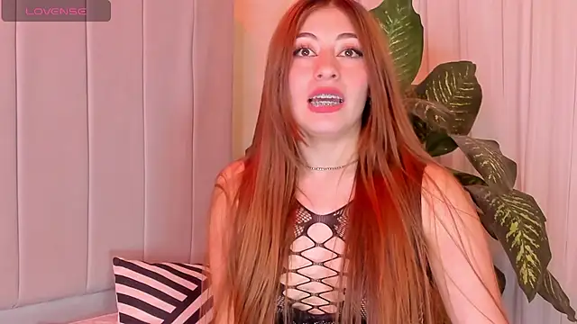 Snapshot of tiffany_becker chatting on February 20, 1:57 am tiffany becker online show from February 20, 1:57 am