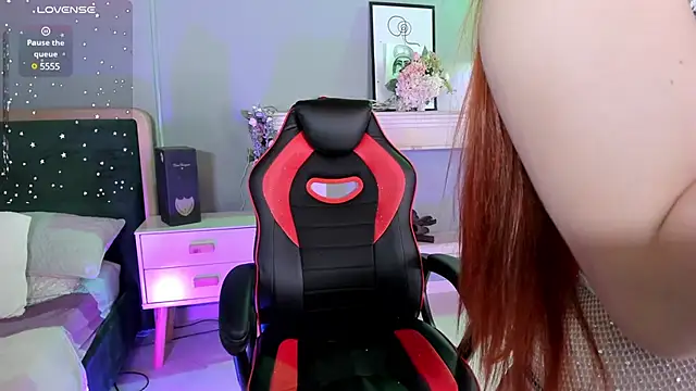 Snapshot of tiffany_becker chatting on February 27, 8:31 pm tiffany becker online show from February 27, 8:31 pm