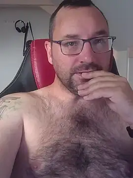 Snapshot of Fantaxx86 chatting on November 11, 11:32 am Fantaxx86 online show from November 11, 11:32 am