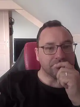 Snapshot of Fantaxx86 chatting on May 2, 1:16 pm Fantaxx86 online show from May 2, 1:16 pm