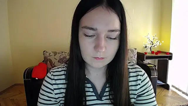 Snapshot of Pretty_shy chatting on June 8, 8:58 am Pretty shy online show from June 8, 8:58 am