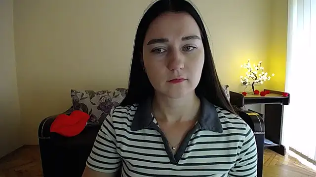 Snapshot of Pretty_shy chatting on July 25, 9:18 am Pretty shy online show from July 25, 9:18 am