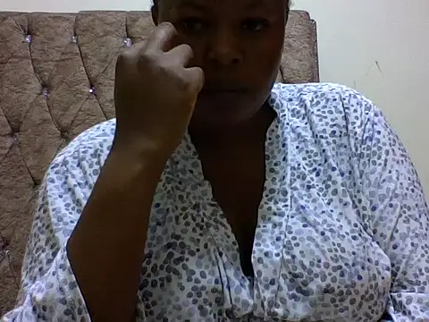 zoey10 online show from March 11, 5:30 pm