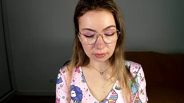 Snapshot of Mia_Tasty chatting on May 13, 6:33 am Mia Tasty online show from May 13, 6:33 am