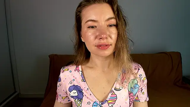 Snapshot of Mia_Tasty chatting on June 6, 6:29 am Mia Tasty online show from June 6, 6:29 am