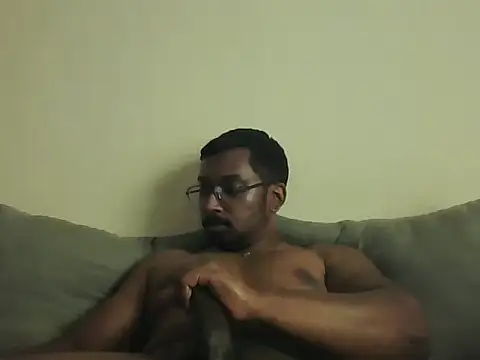 Snapshot of chennaibull101 chatting on April 26, 5:27 am chennaibull101 online show from April 26, 5:27 am