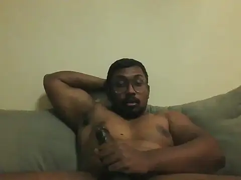 Snapshot of chennaibull101 chatting on April 27, 5:22 pm chennaibull101 online show from April 27, 5:22 pm