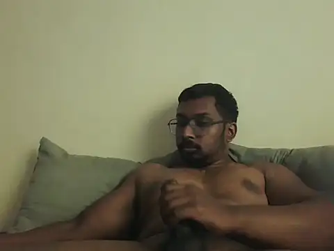 Snapshot of chennaibull101 chatting on April 28, 5:12 am chennaibull101 online show from April 28, 5:12 am