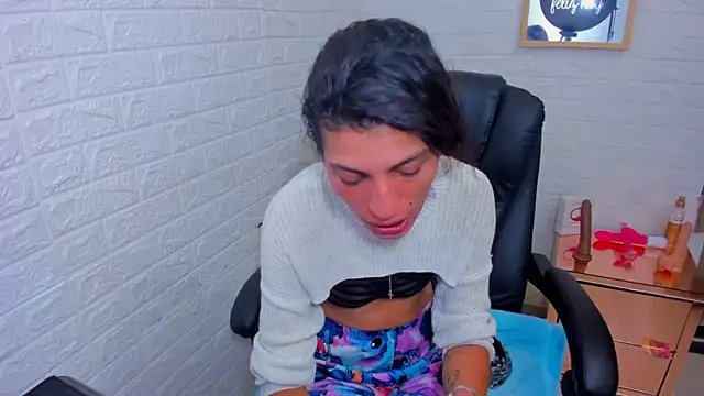 ImCrazzy online show from March 6, 3:52 pm