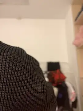 Snapshot of AnaWest chatting on February 14, 5:51 am AnaWest online show from February 14, 5:51 am