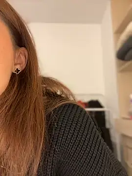 Snapshot of AnaWest chatting on March 3, 5:53 am AnaWest online show from March 3, 5:53 am