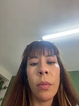 iriiina veneno online show from November 9, 3:10 pm