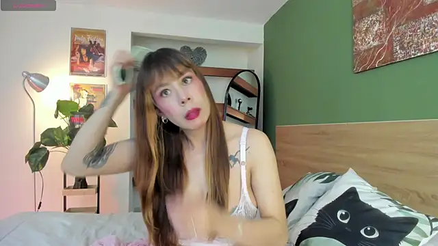 Snapshot of iriiina_veneno chatting on July 18, 9:40 pm iriiina veneno online show from July 18, 9:40 pm