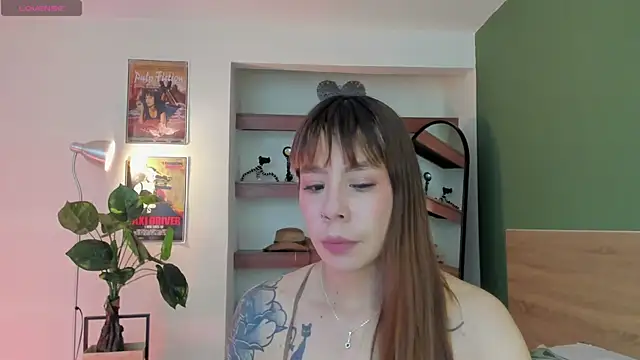 Snapshot of iriiina_veneno chatting on July 20, 7:49 pm iriiina veneno online show from July 20, 7:49 pm