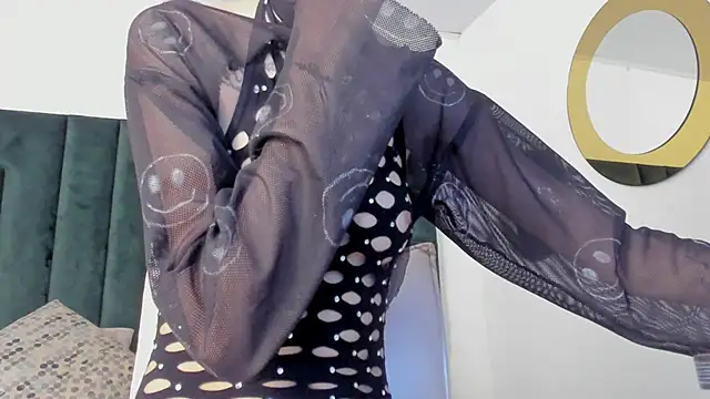 Snapshot of BonnieCute_ chatting on February 6, 11:32 am BonnieCute online show from February 6, 11:32 am