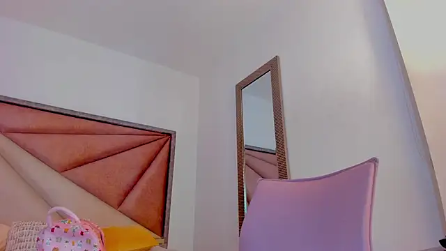 BonnieCute  online show from February 15, 12:40 am