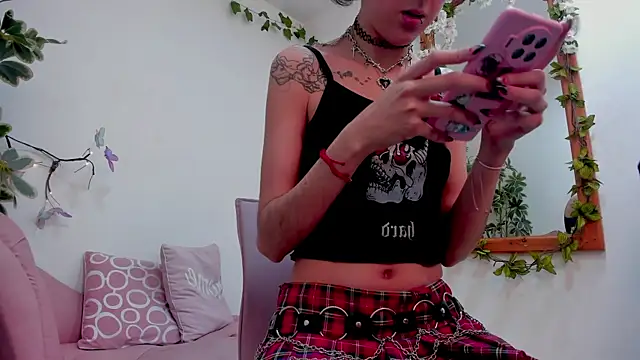 BonnieCute  online show from April 5, 12:08 am