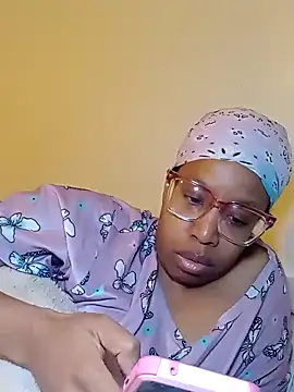 Snapshot of madamsensuale chatting on February 22, 3:56 am madamsensuale online show from February 22, 3:56 am