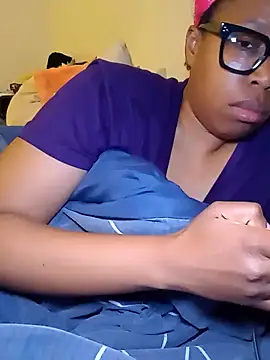 Snapshot of madamsensuale chatting on March 22, 3:30 am madamsensuale online show from March 22, 3:30 am