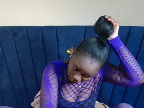 Snapshot of Layla_Amish1 chatting on May 7, 6:19 am Layla Amish1 online show from May 7, 6:19 am