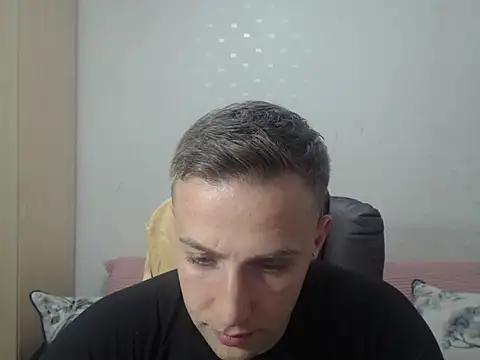 PrinceEagle online show from March 4, 9:32 pm