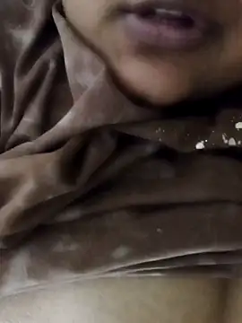 Snapshot of smile_pretty chatting on December 9, 1:02 pm smile pretty online show from December 9, 1:02 pm