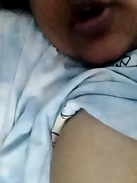 Snapshot of smile_pretty chatting on December 17, 9:27 pm smile pretty online show from December 17, 9:27 pm