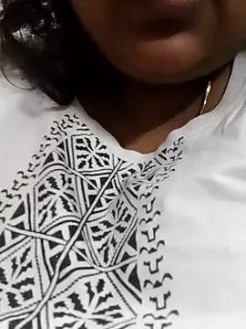 Snapshot of smile_pretty chatting on December 23, 4:06 pm smile pretty online show from December 23, 4:06 pm