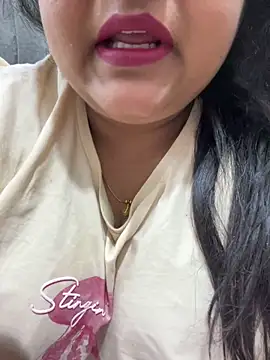 smile pretty online show from March 13, 9:38 am