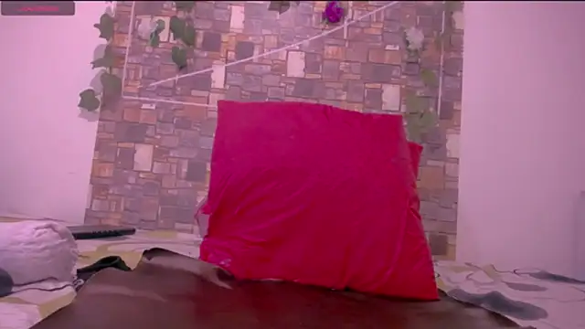 Snapshot of CrazyRousex chatting on September 25, 4:00 pm CrazyRousex online show from September 25, 4:00 pm