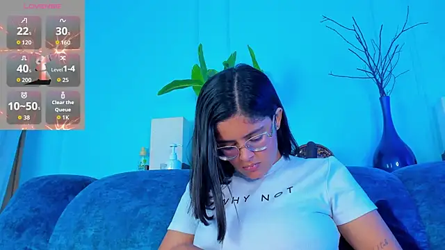 Elizabeth VonSweet online show from February 19, 8:27 pm